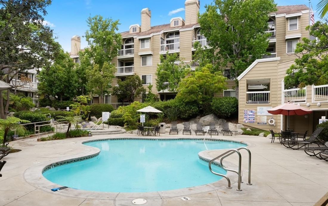 Welcome to this stunning Condo in the pristine Seabridge Villas community! property image