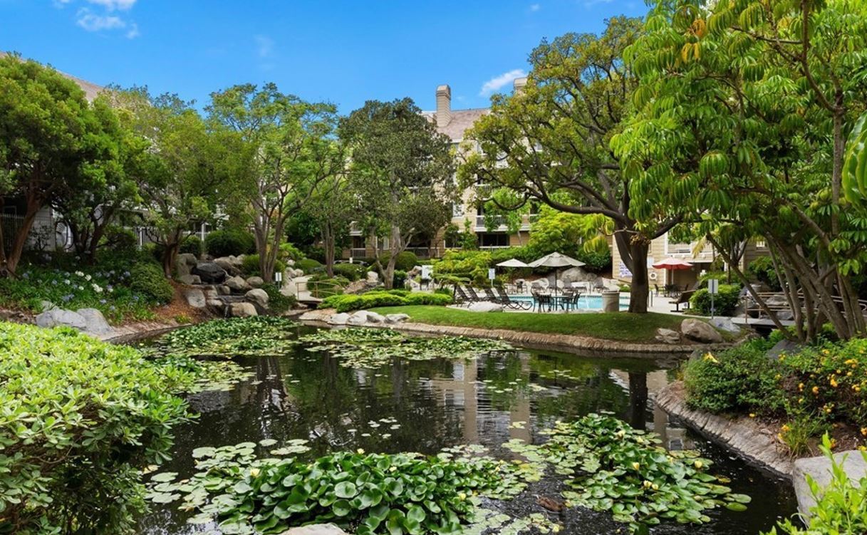 Welcome to this stunning Condo in the pristine Seabridge Villas community! property image