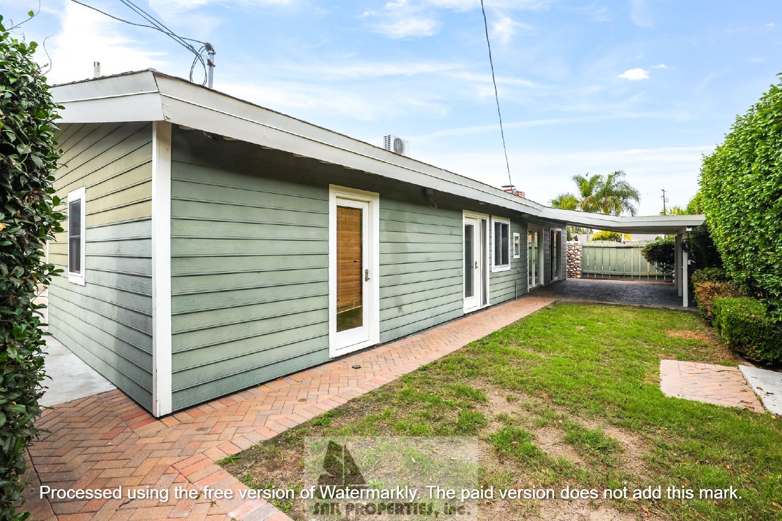 Welcome to this charming 3-bedroom, 2-bathroom home located in the vibrant city of Anaheim property image