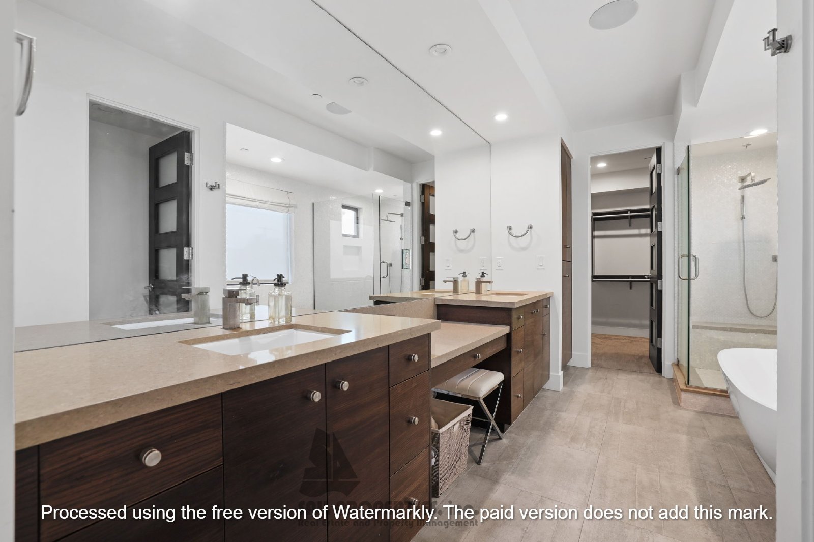 Experience the best of Huntington Beach living in this exquisite home! property image