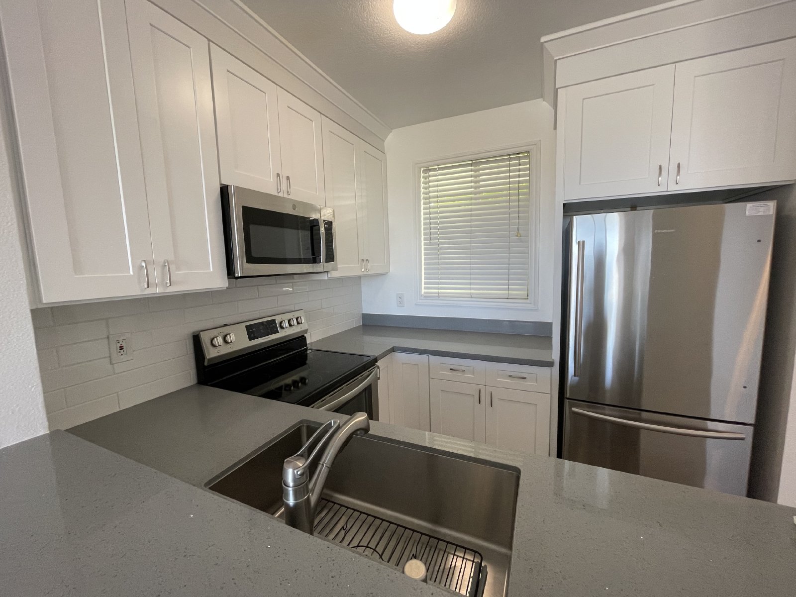 Welcome to this stunning Condo in the pristine Seabridge Villas community! property image