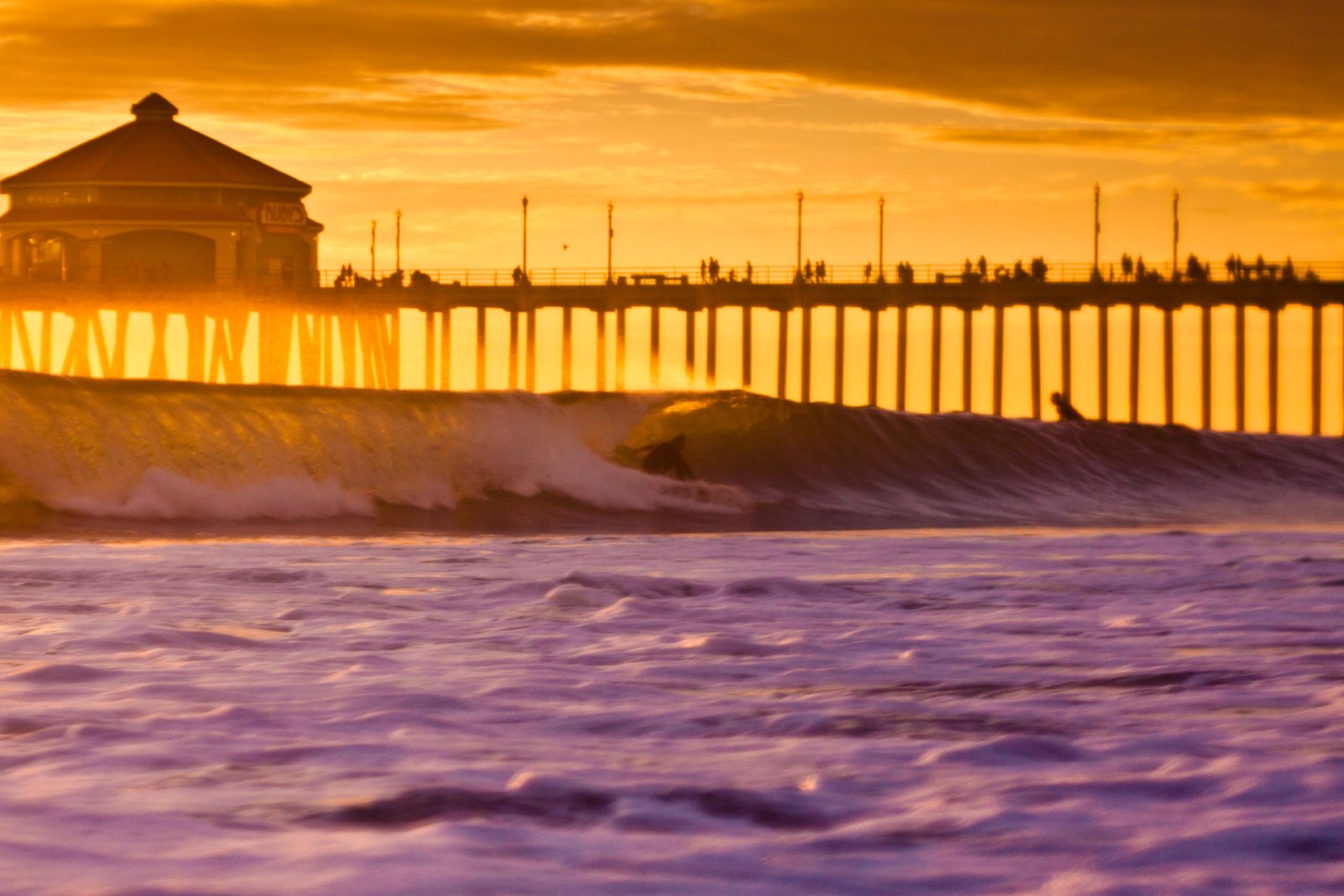 Turnkey Coastal Living: Fully Furnished 3-Bedroom Residence in the Heart of Huntington Beach property image