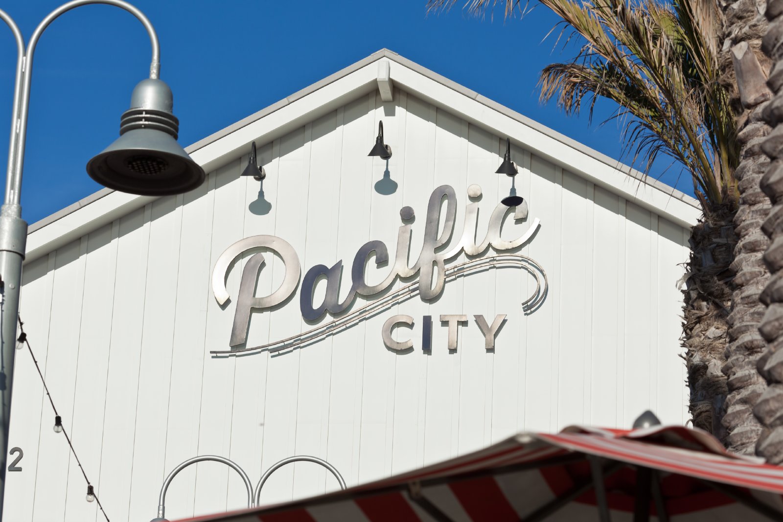 Turnkey Coastal Living: Fully Furnished 3-Bedroom Residence in the Heart of Huntington Beach property image