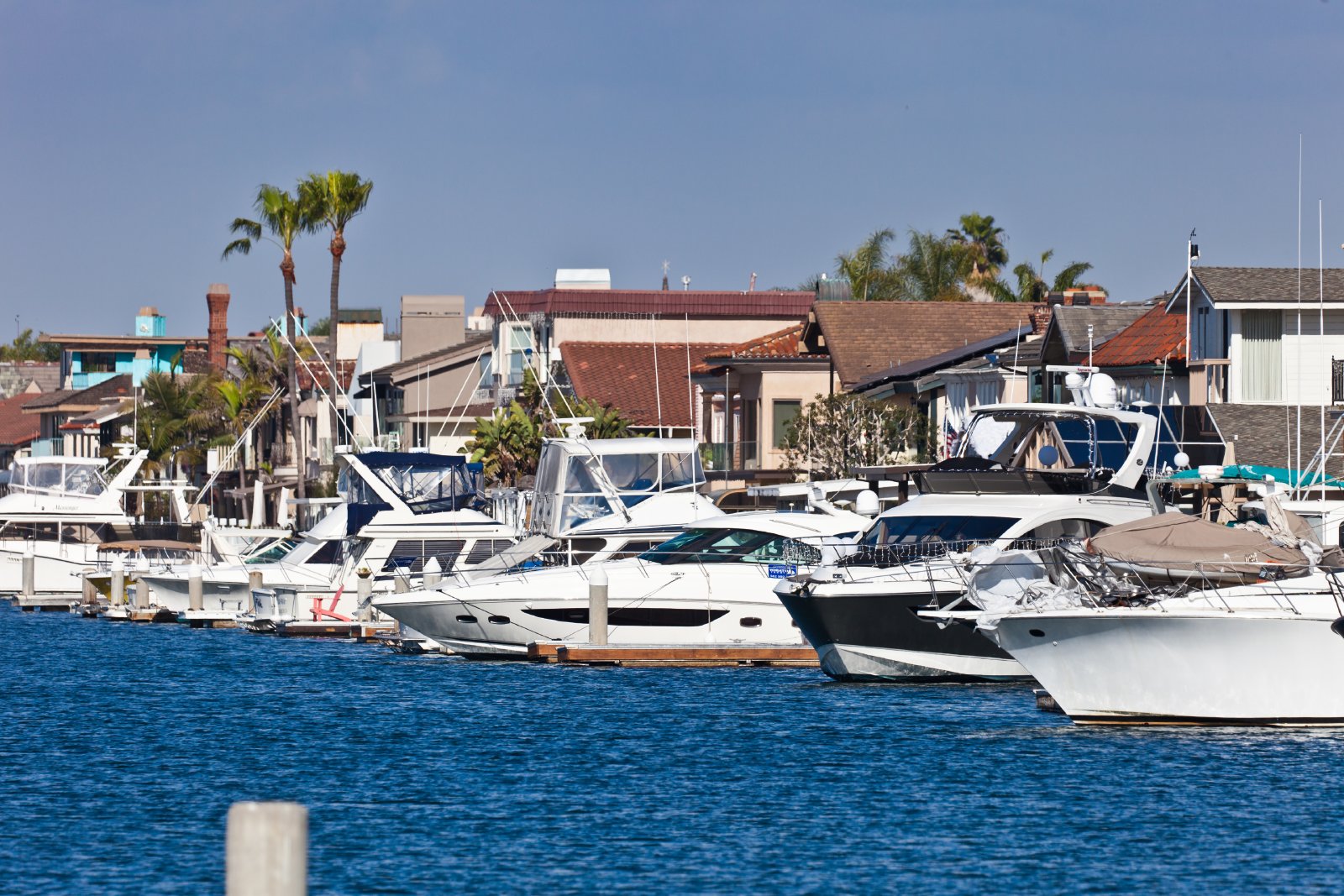 Turnkey Coastal Living: Fully Furnished 3-Bedroom Residence in the Heart of Huntington Beach property image