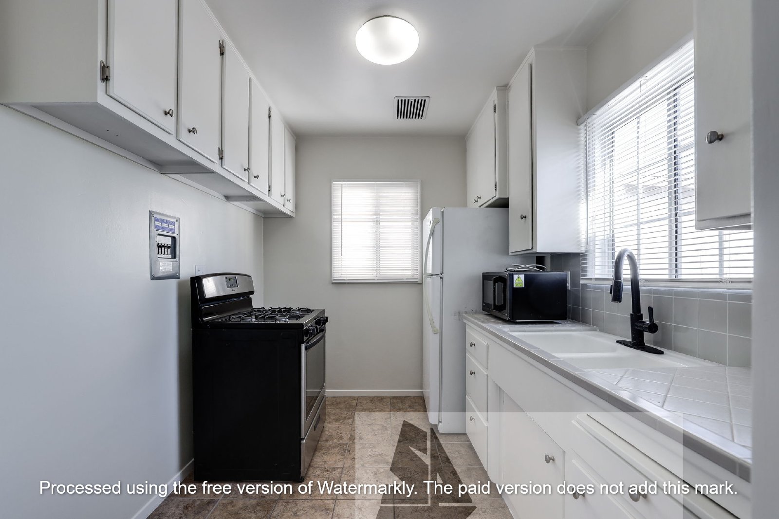 Welcome to your new home in the heart of Seal Beach. property image