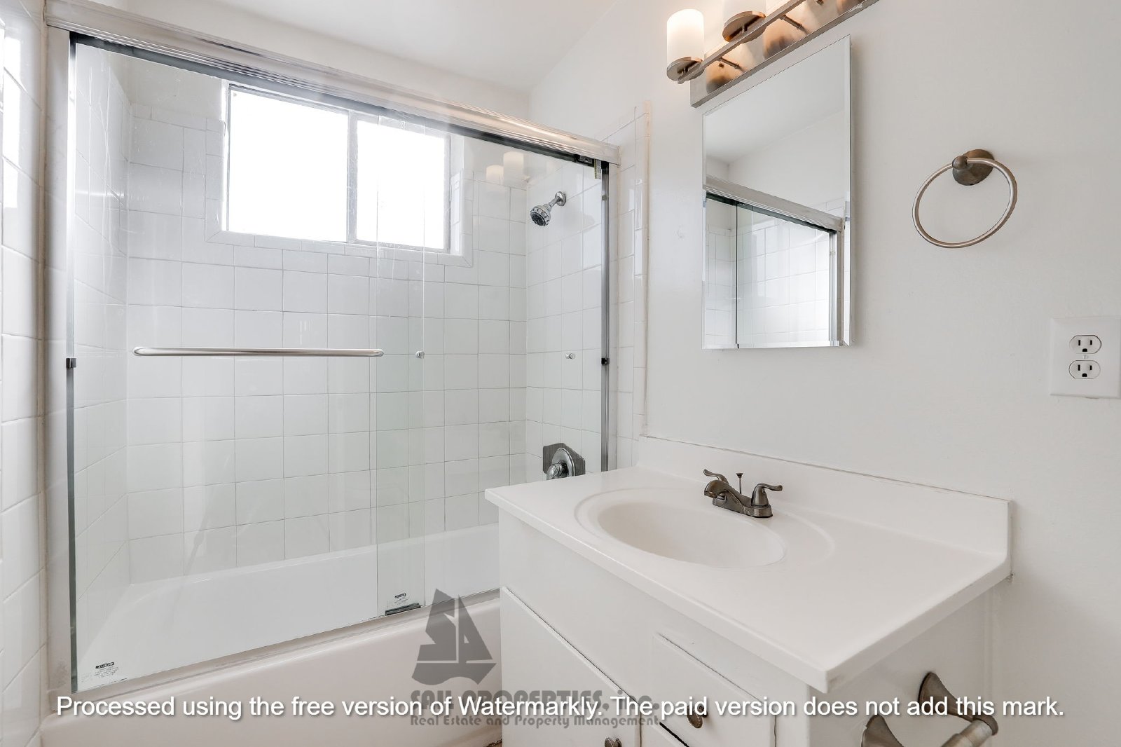 Welcome to your new home in Long Beach. property image