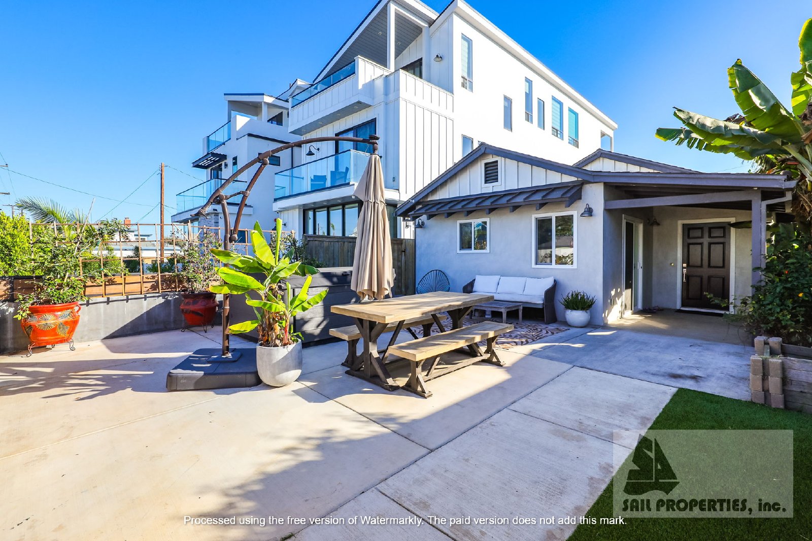 Gorgeous Remodeled Beach Style Home property image