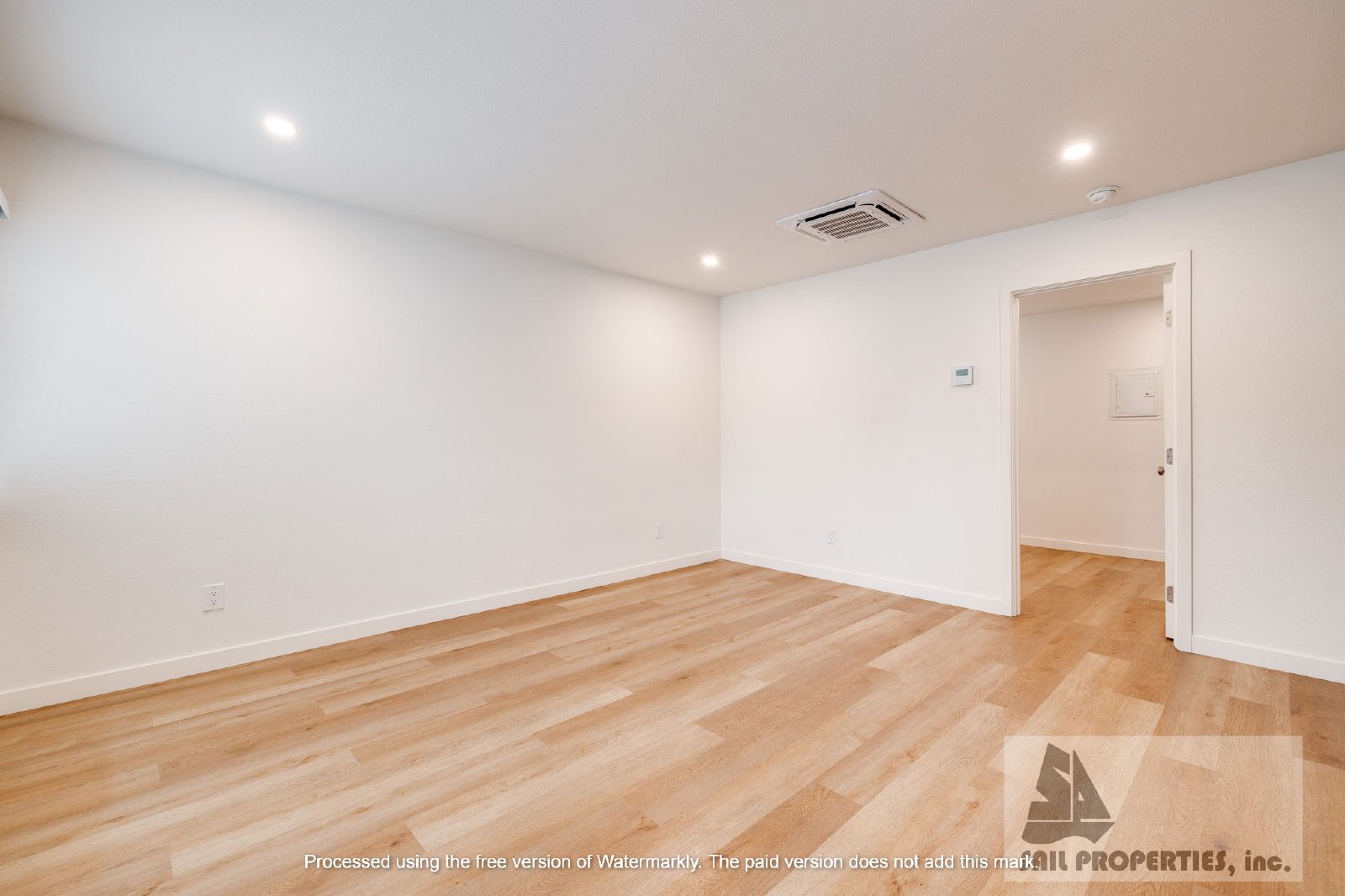 Gorgeous unit in Downtown Huntington Beach! property image