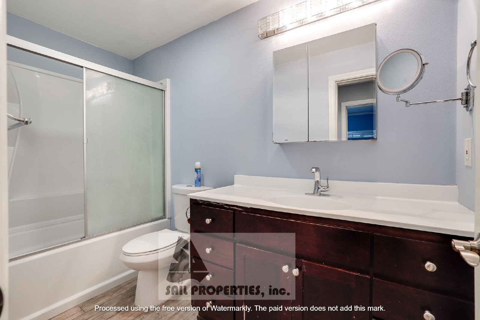 Welcome to this charming 2-bedroom, 2-bathroom property image