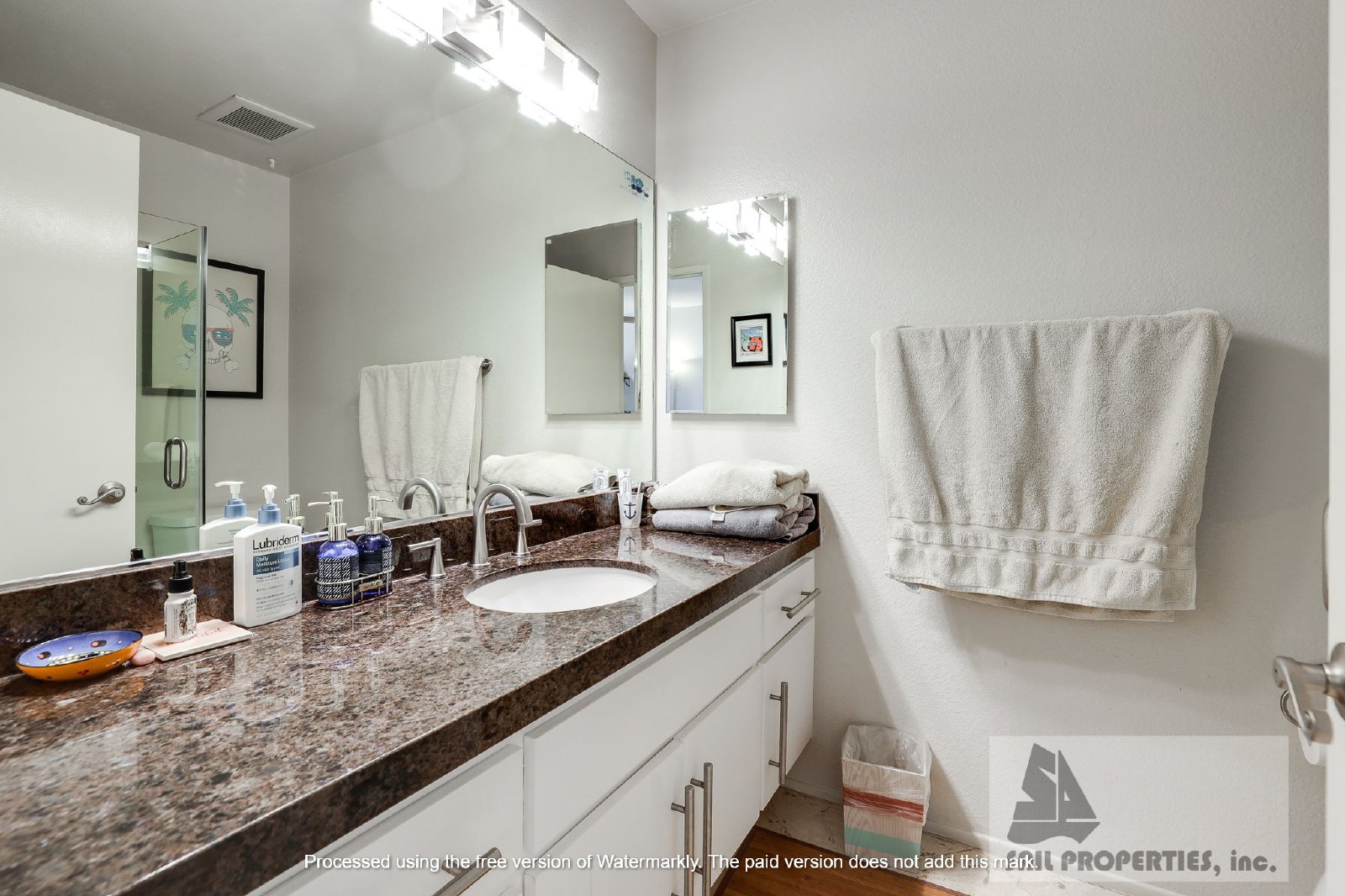 Gorgeous Remodeled Condo in Newport Beach! property image