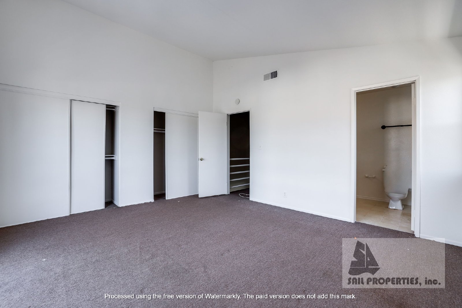 Downtown unit in HB ready for you! property image