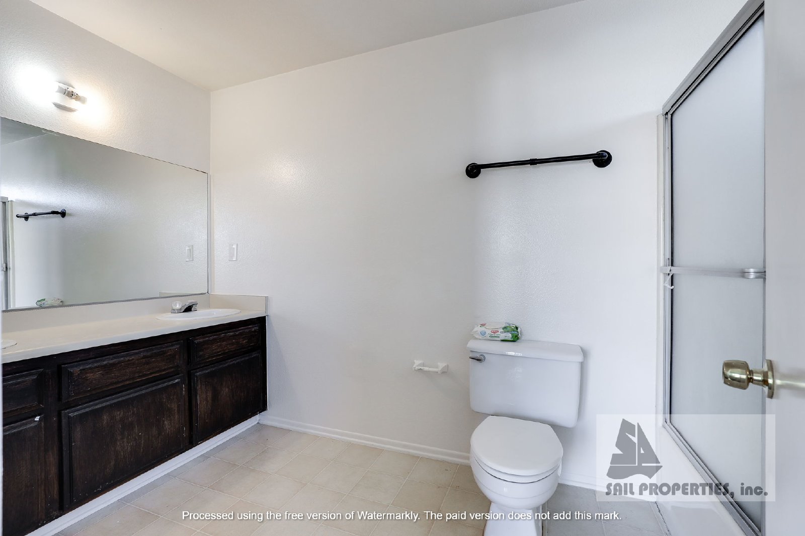 Downtown unit in HB ready for you! property image
