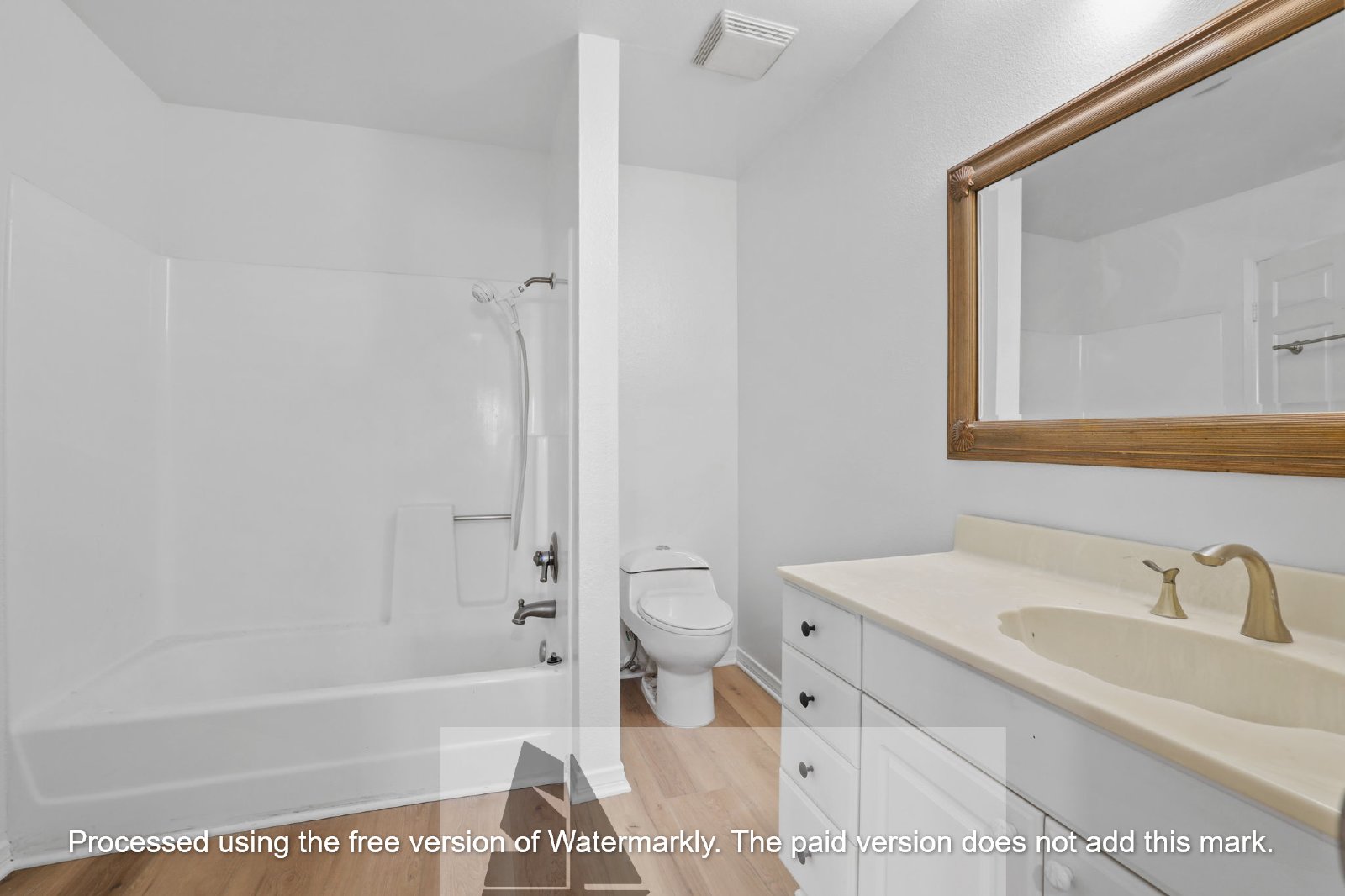 Modernized Huntington Beach Residence Steps from Coastal Conveniences property image