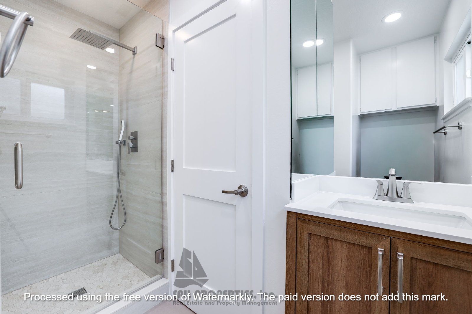 A stunning 4-bedroom home located in the vibrant Huntington Beach property image