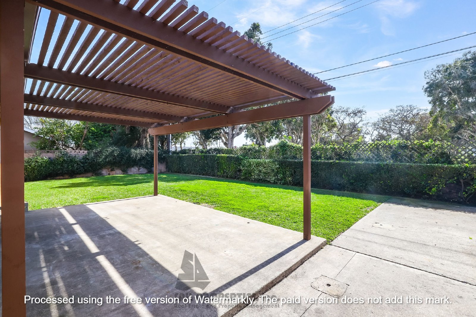 A stunning 4-bedroom home located in the vibrant Huntington Beach property image