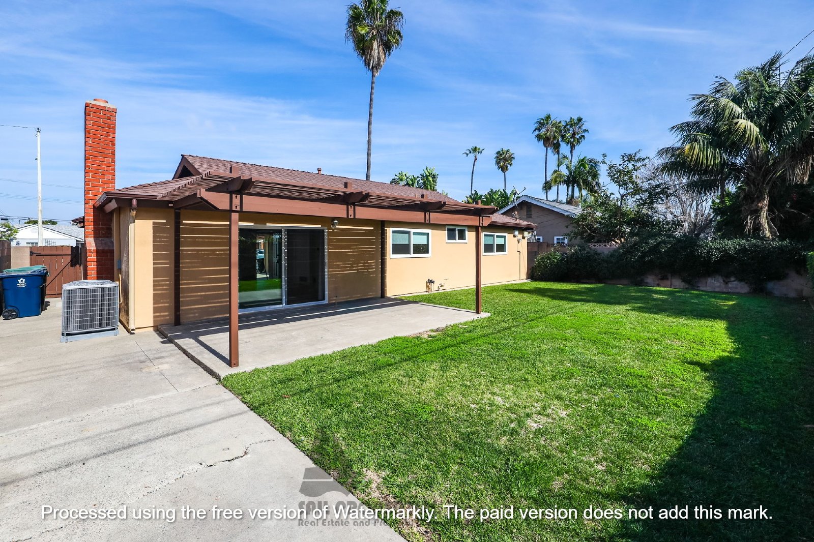 A stunning 4-bedroom home located in the vibrant Huntington Beach property image