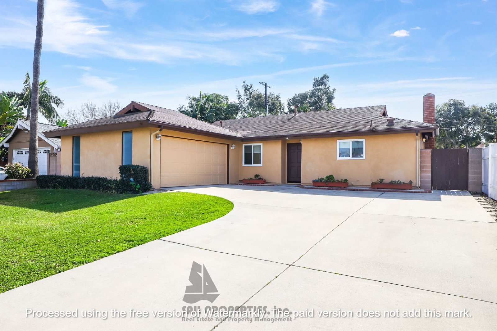 A stunning 4-bedroom home located in the vibrant Huntington Beach property image