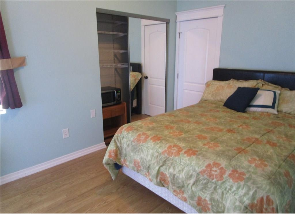 Charming Room for Rent - Prime Beach Location! property image