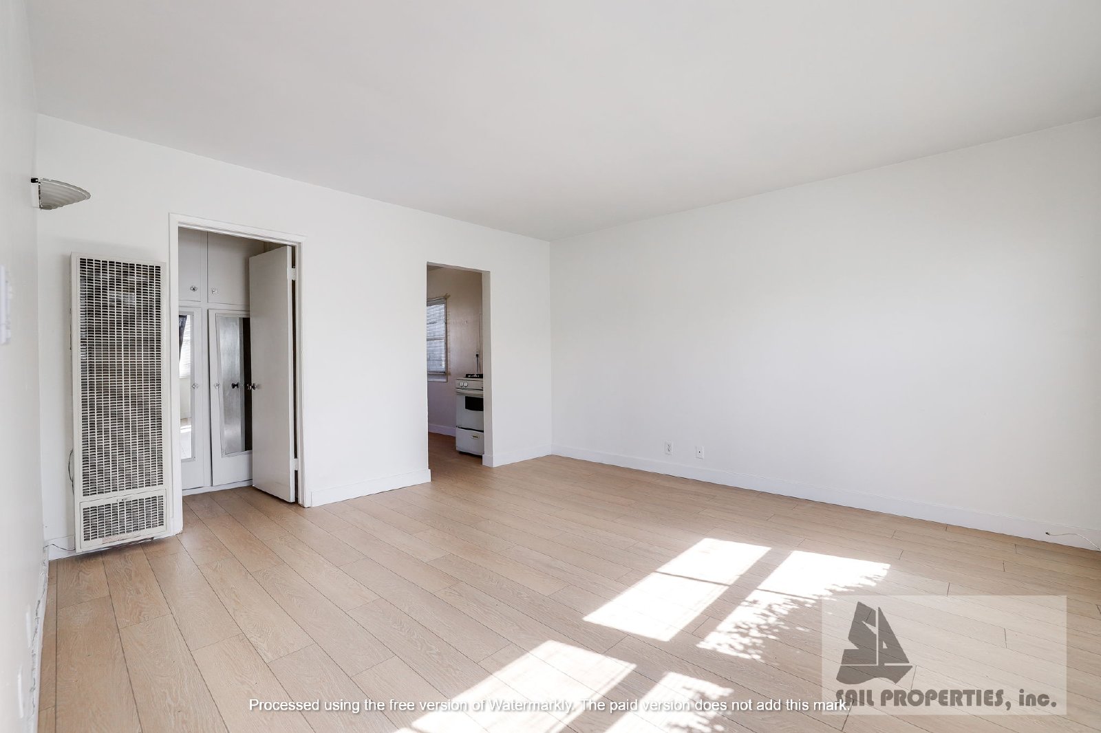 Charming 2-bedroom, 1-bathroom home located in vibrant Huntington Beach property image