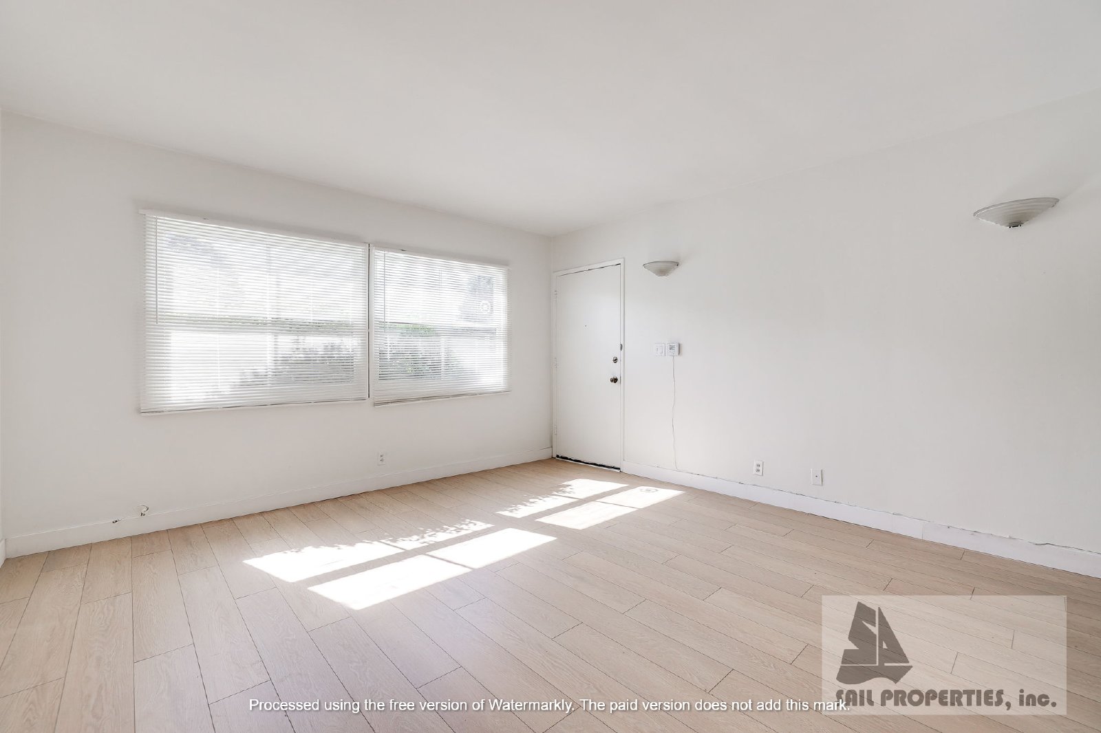 Charming 2-bedroom, 1-bathroom home located in vibrant Huntington Beach property image