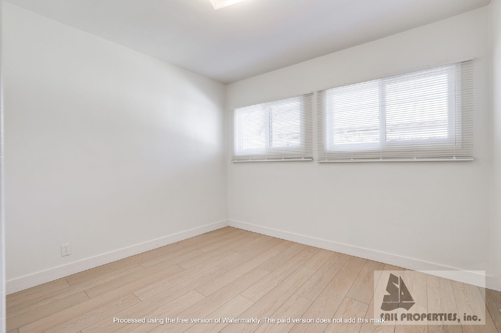 Charming 2-bedroom, 1-bathroom home located in vibrant Huntington Beach property image