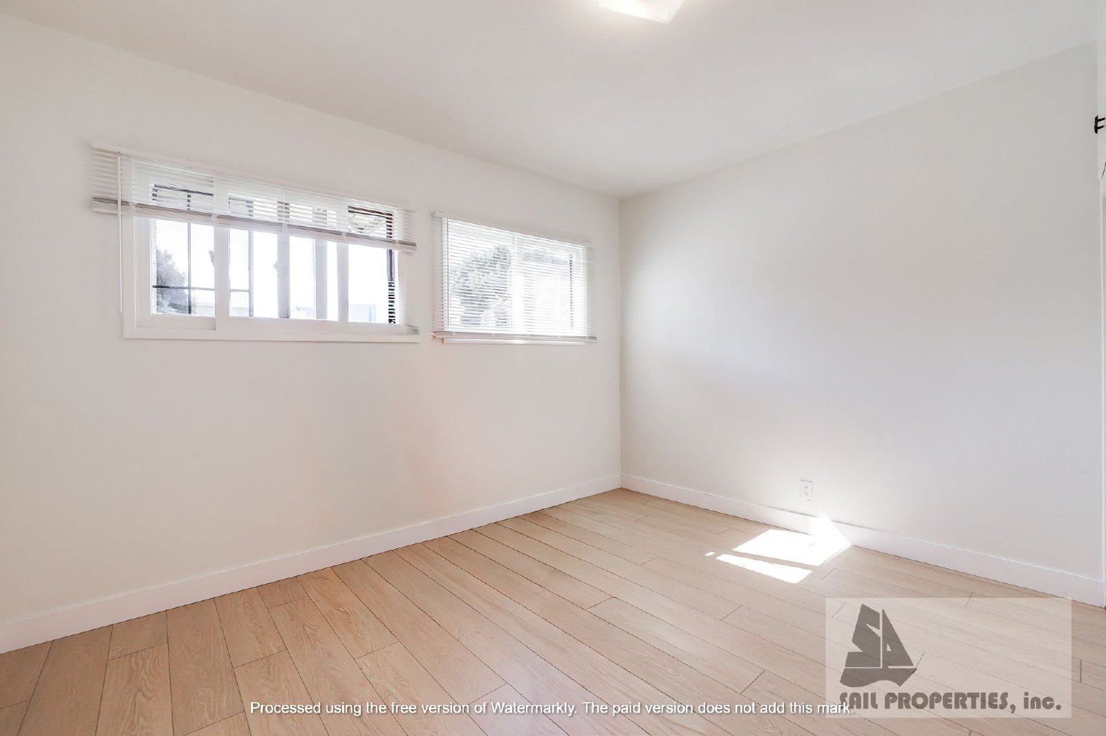 Charming 2-bedroom, 1-bathroom home located in vibrant Huntington Beach property image