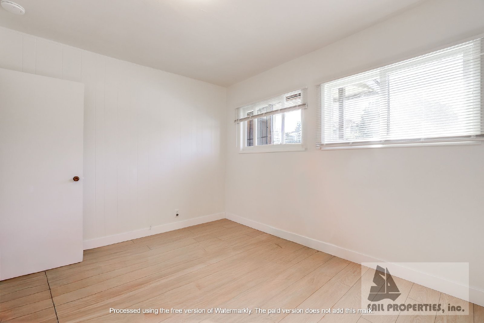 Charming 2-bedroom, 1-bathroom home located in vibrant Huntington Beach property image