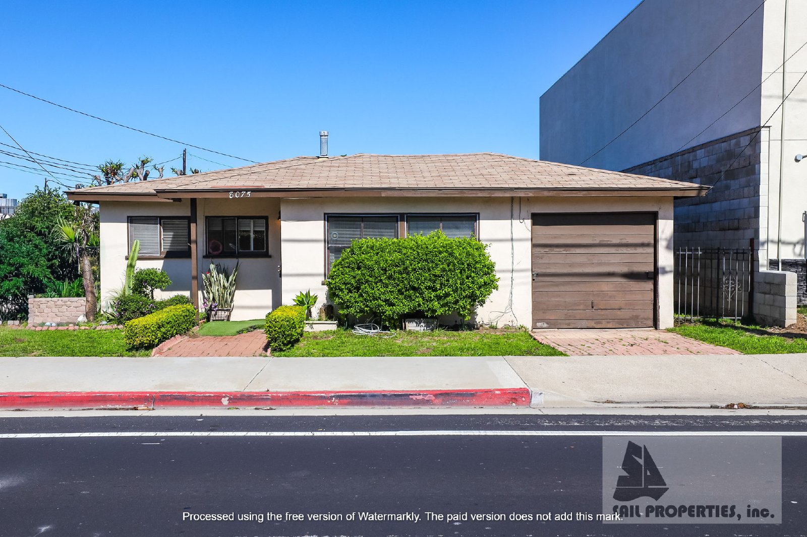 Charming 2-bedroom, 1-bathroom home located in vibrant Huntington Beach property image