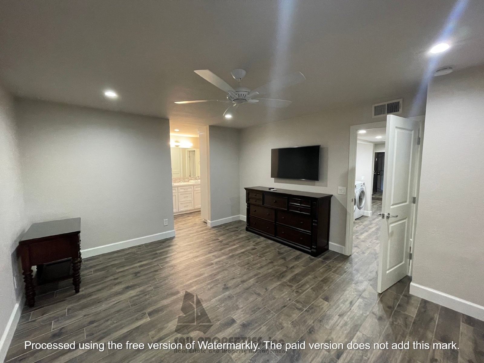 Stunning 2-bedroom, 2-bathroom home located in Huntington Beach Gated Community property image