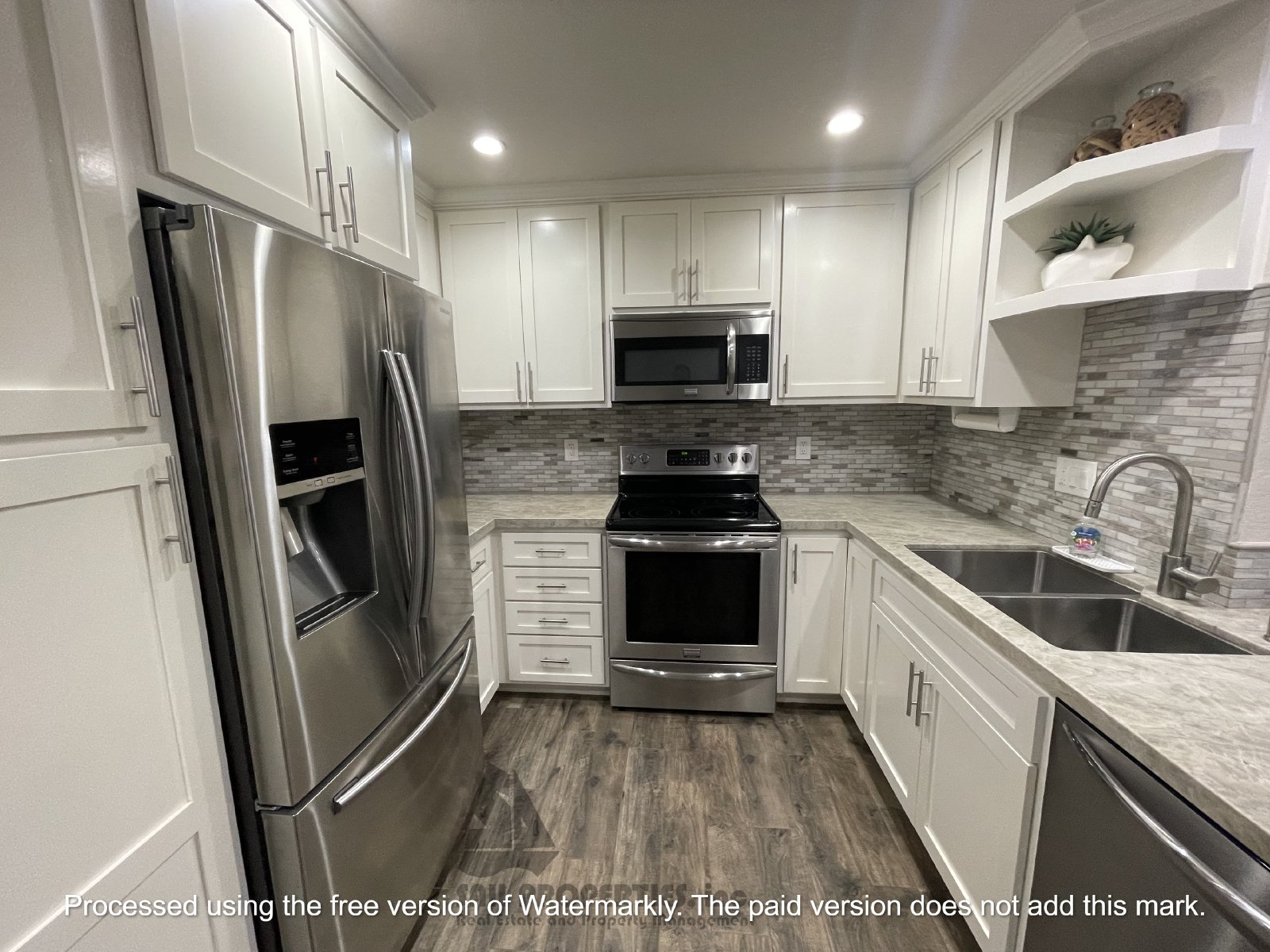 Stunning 2-bedroom, 2-bathroom home located in Huntington Beach Gated Community property image