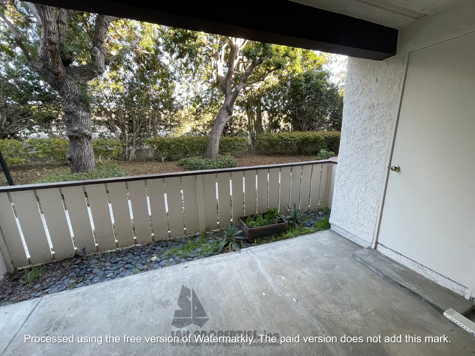 Stunning 2-bedroom, 2-bathroom home located in Huntington Beach Gated Community property image