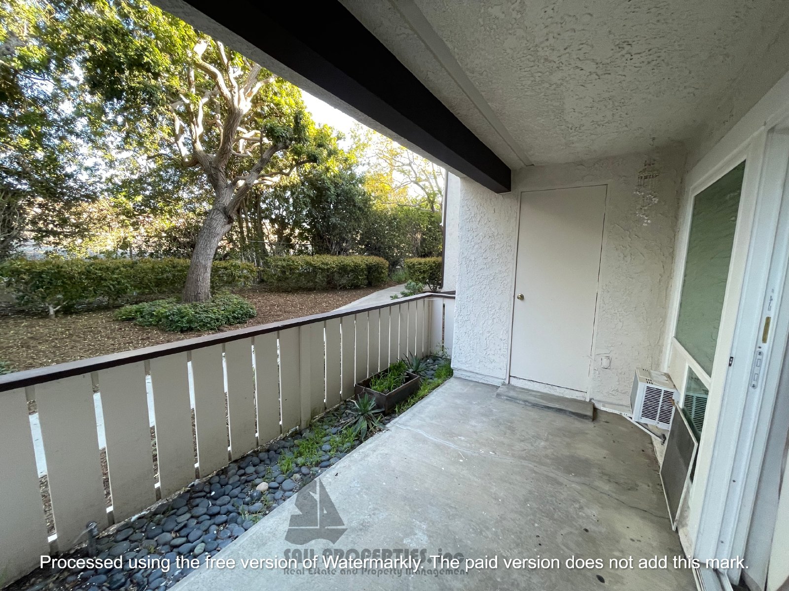 Stunning 2-bedroom, 2-bathroom home located in Huntington Beach Gated Community property image