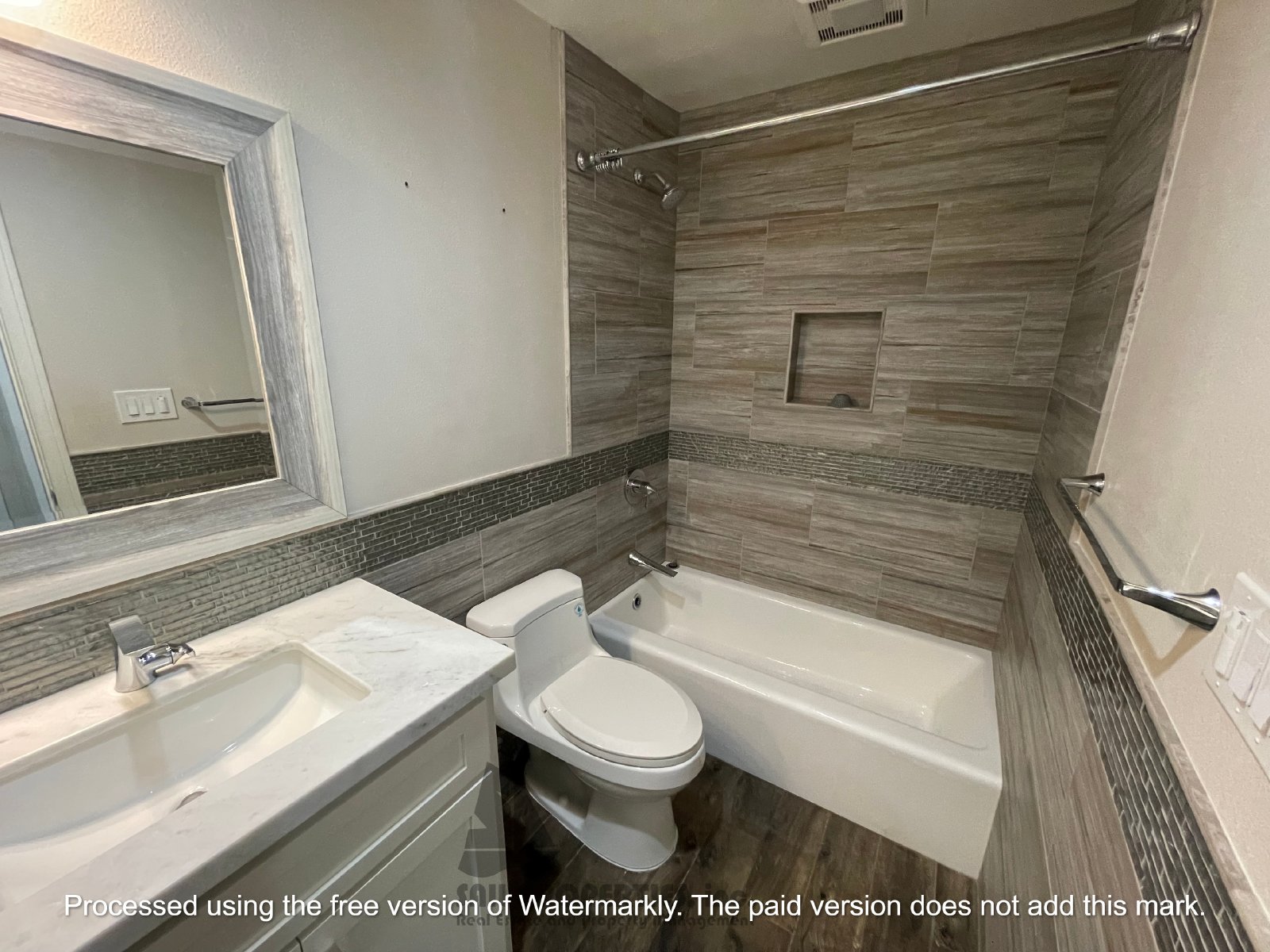 Stunning 2-bedroom, 2-bathroom home located in Huntington Beach Gated Community property image