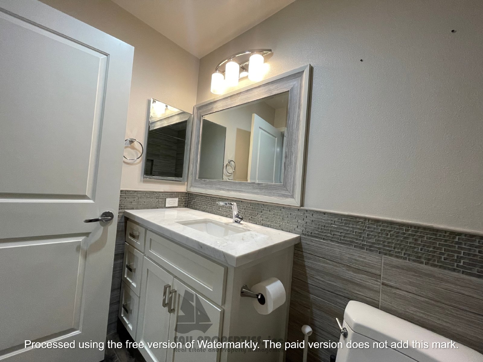 Stunning 2-bedroom, 2-bathroom home located in Huntington Beach Gated Community property image