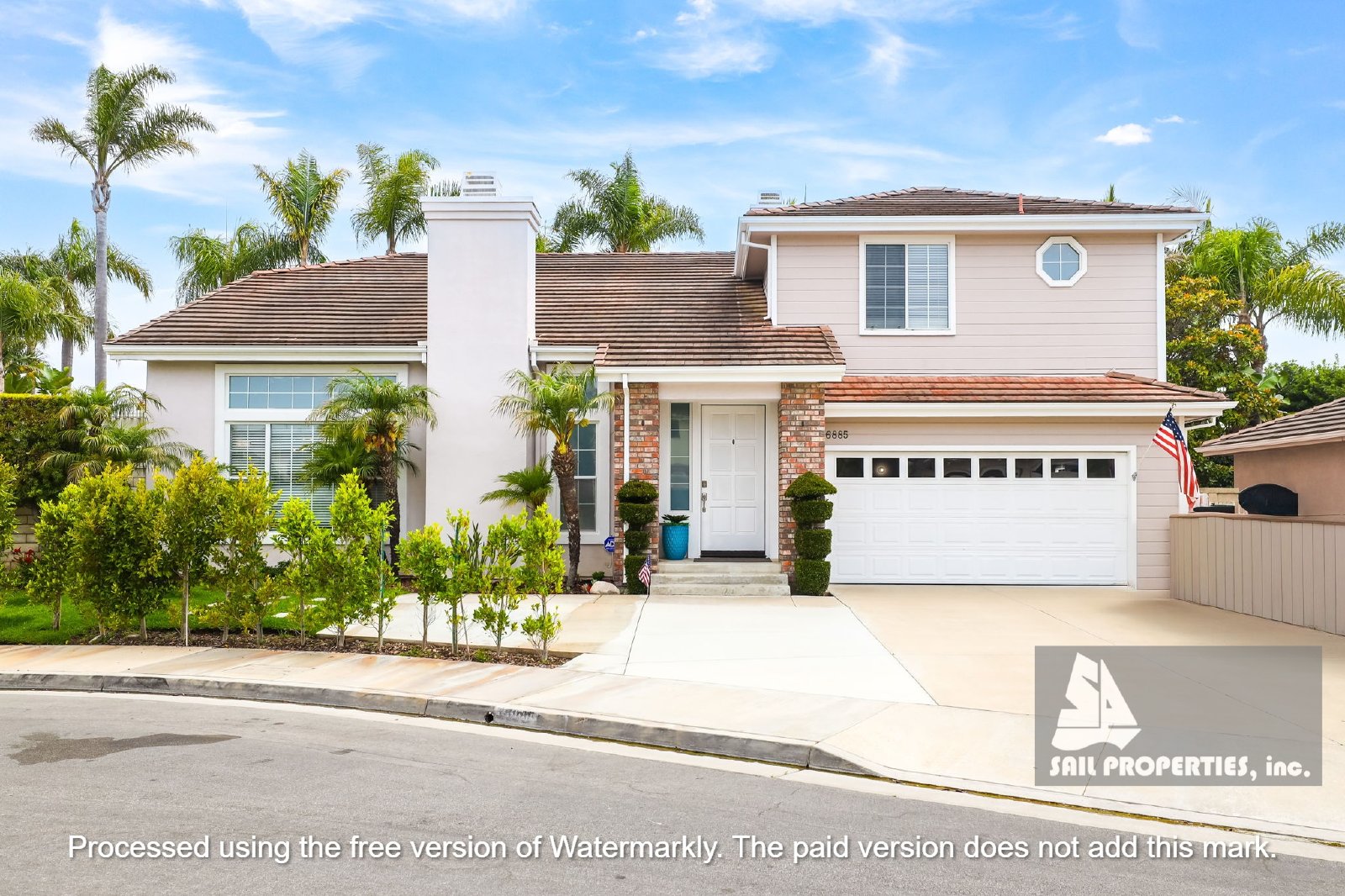 Gorgeous home in downtown Huntington Beach! property image