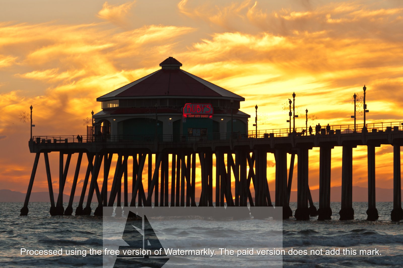 Gorgeous home in downtown Huntington Beach! property image