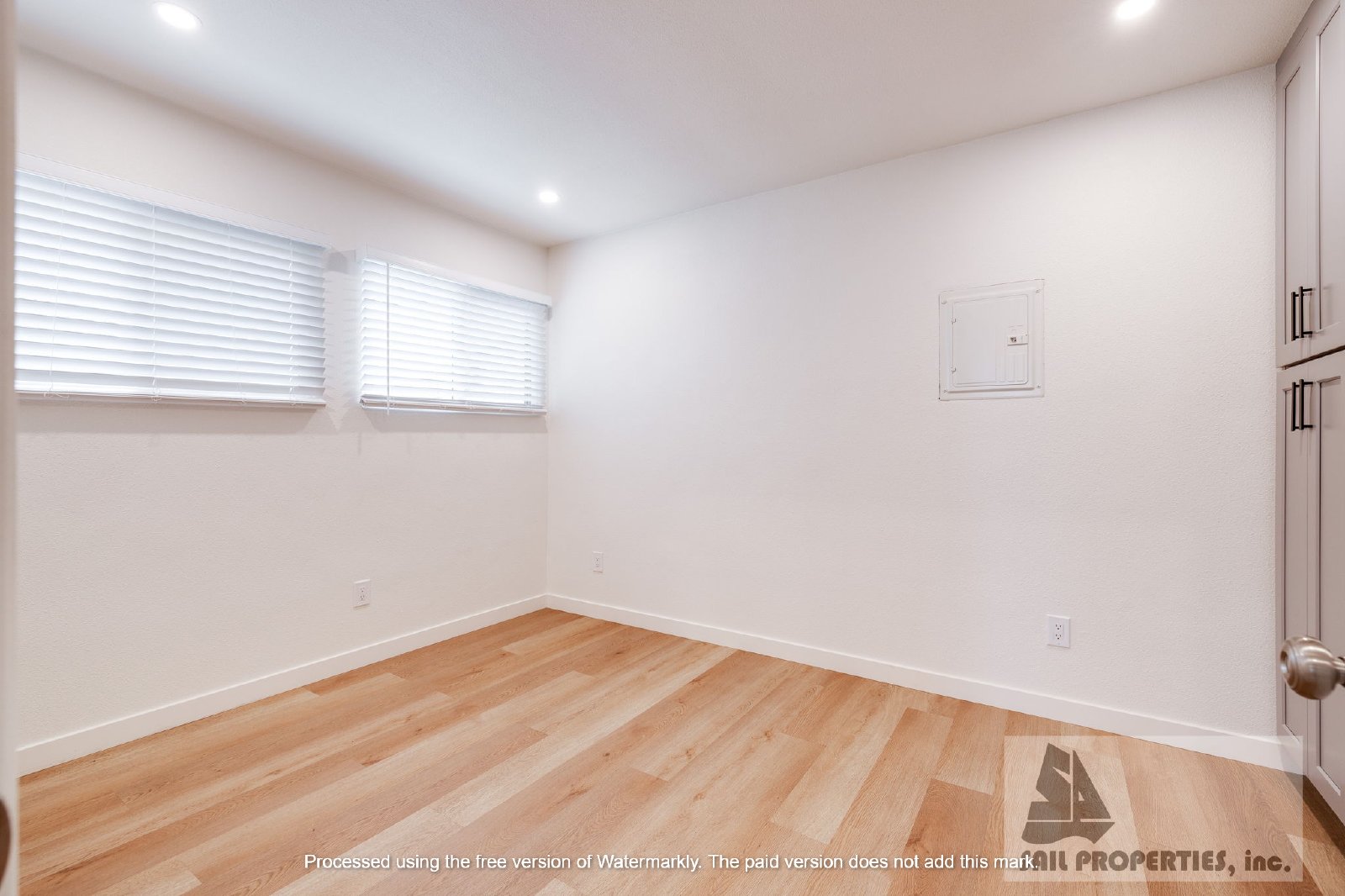 Great downtown unit in Huntington Beach! property image