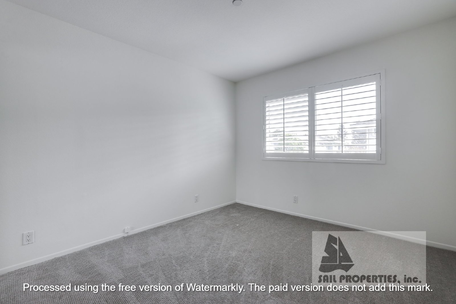 Bright & Spacious Huntington Beach Home with Vaulted Ceilings, Community Pool, EV Charger property image