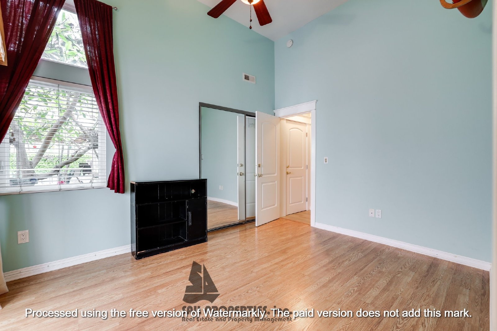 Charming Room for Rent - Prime Beach Location! property image