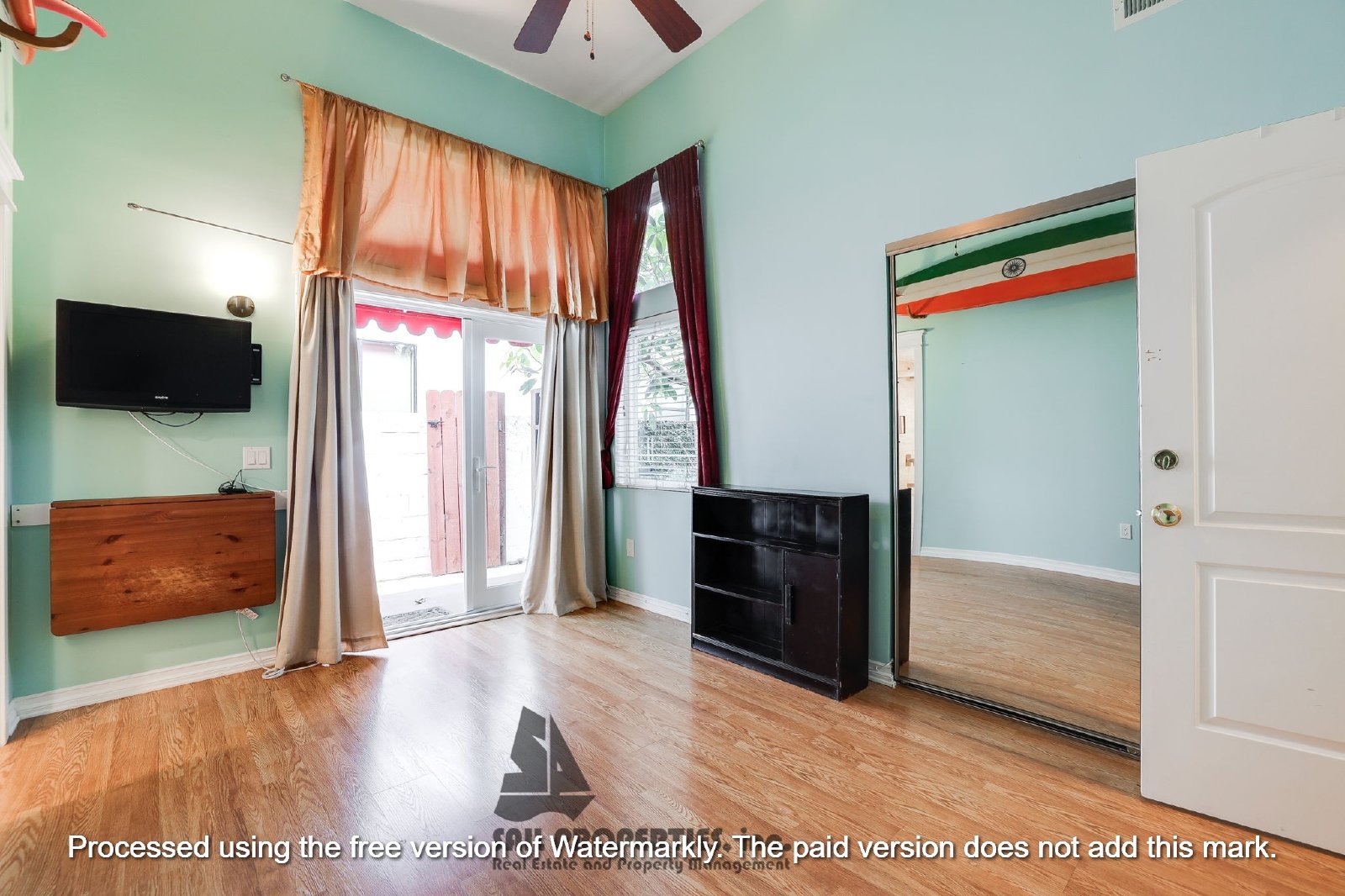 Charming Room for Rent - Prime Beach Location! property image