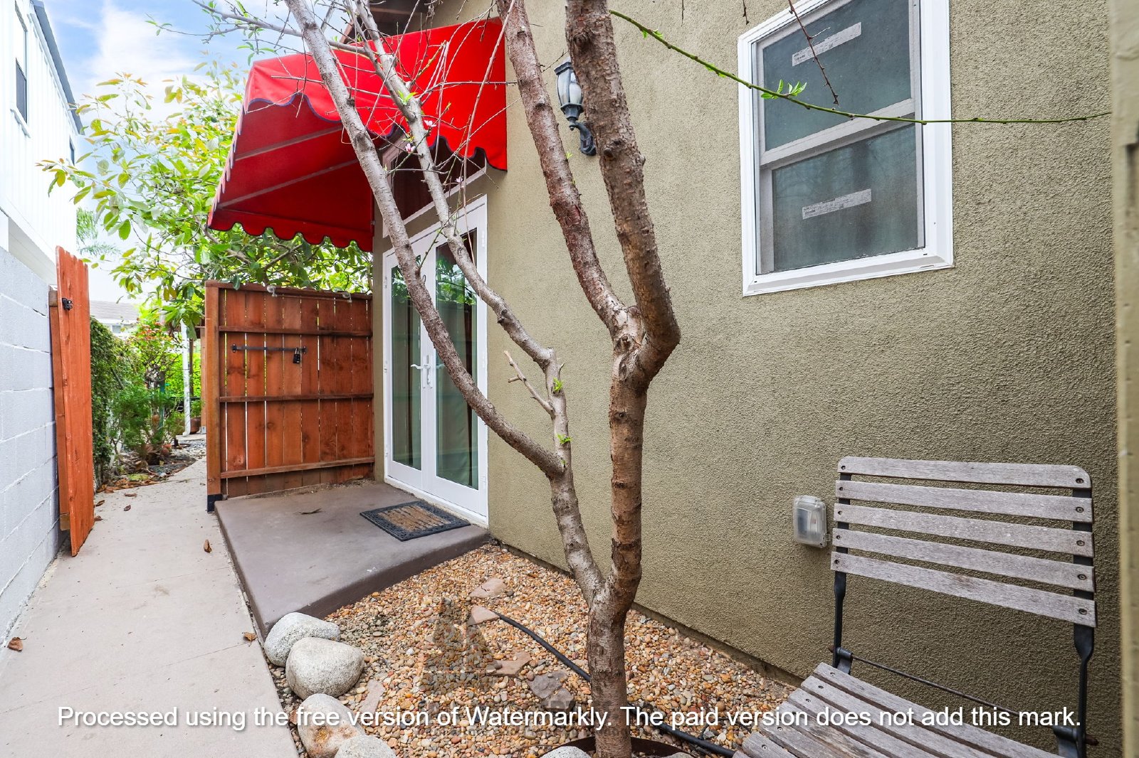 Charming Room for Rent - Prime Beach Location! property image