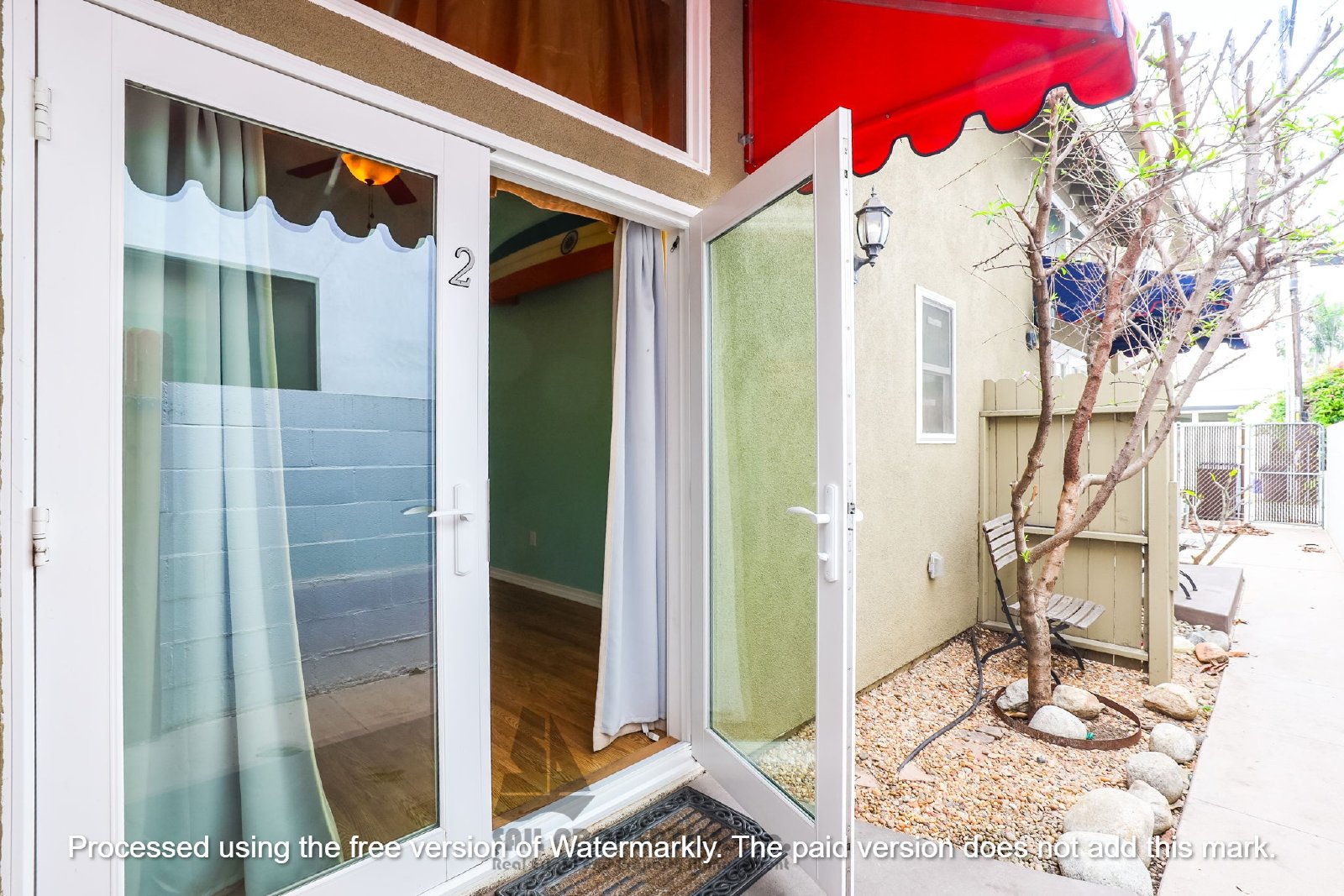 Charming Room for Rent - Prime Beach Location! property image