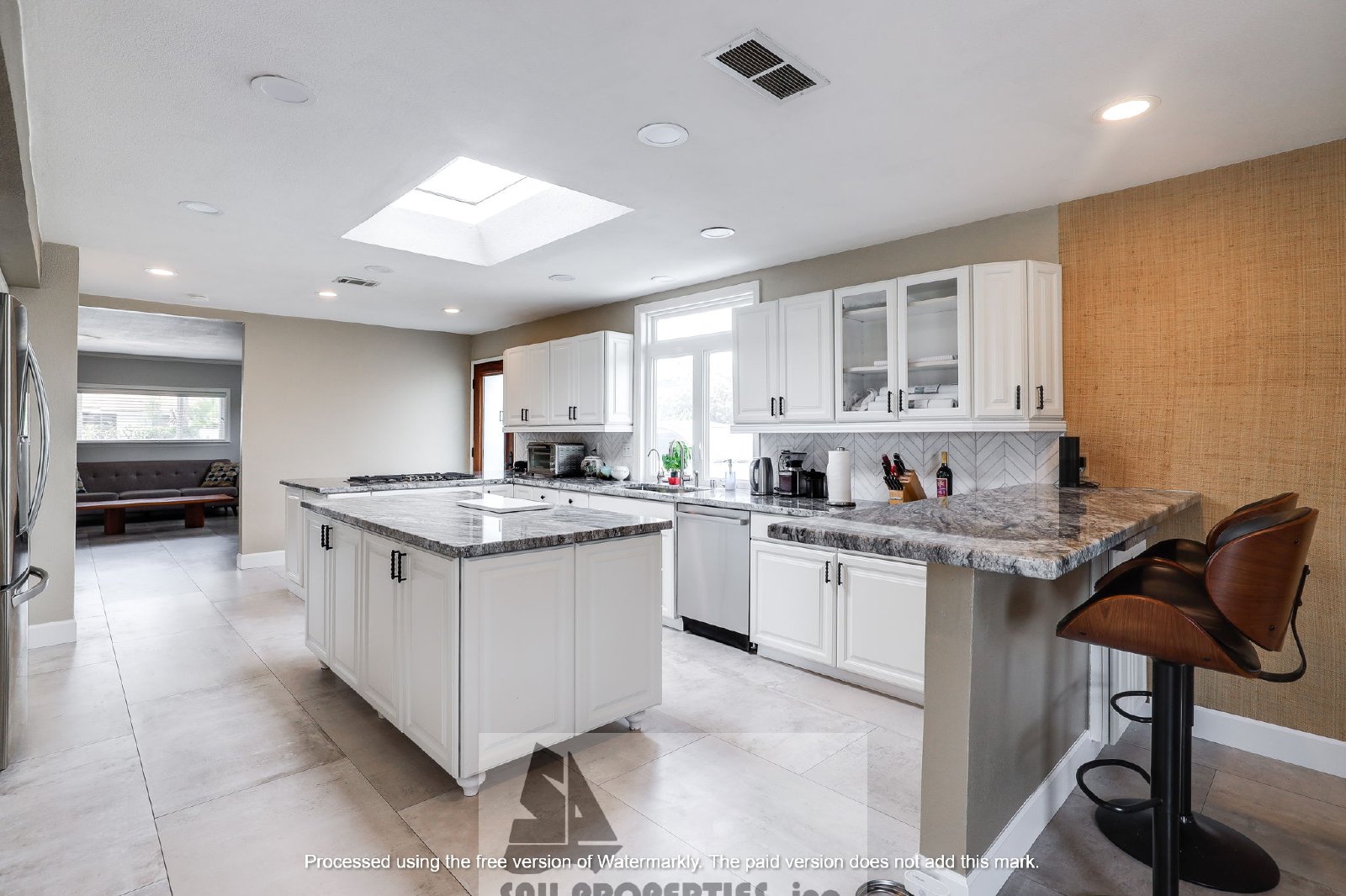 Beautiful Dana Point home with modern finishes property image