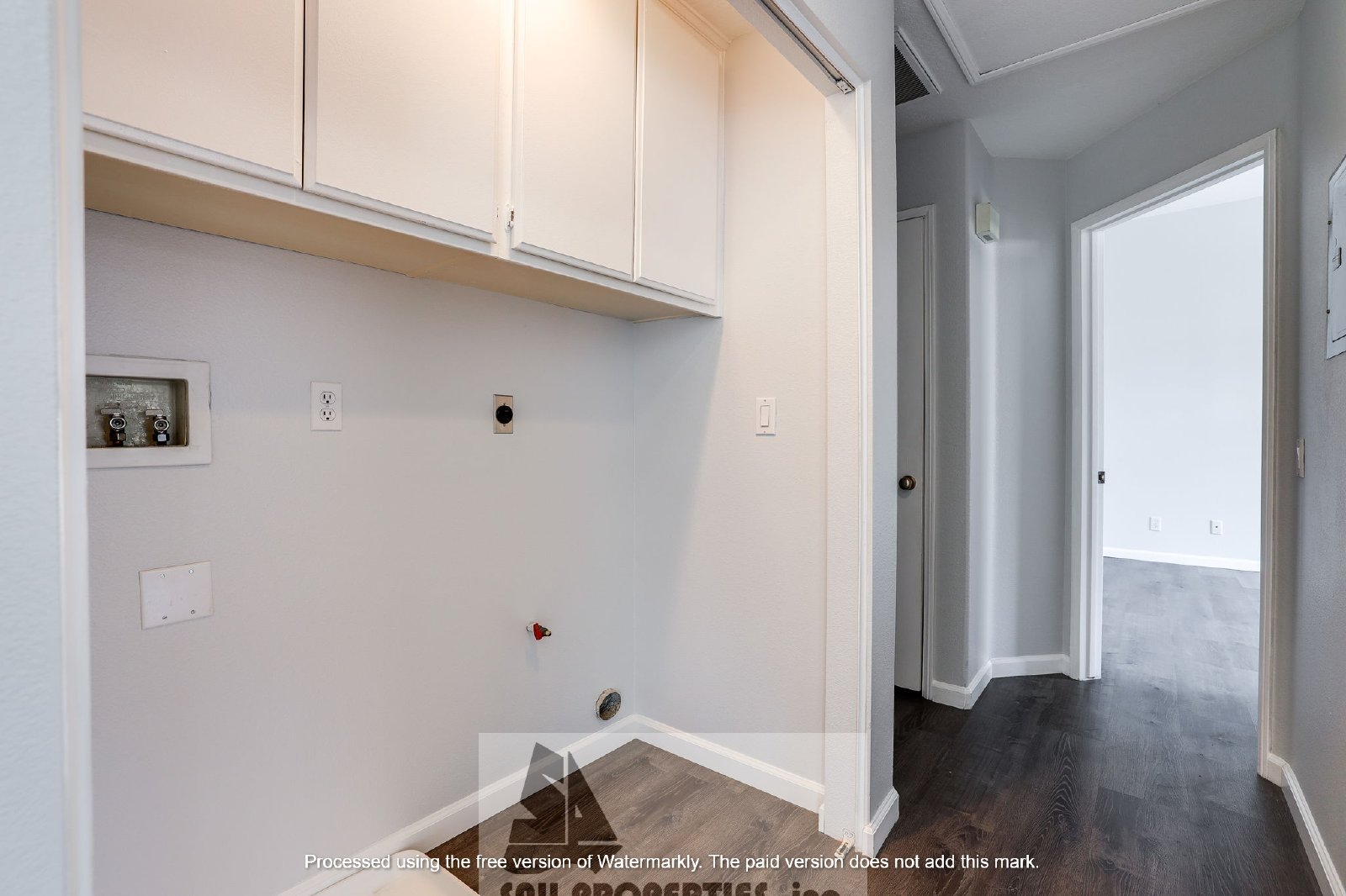 Charming end-unit home in Anaheim property image