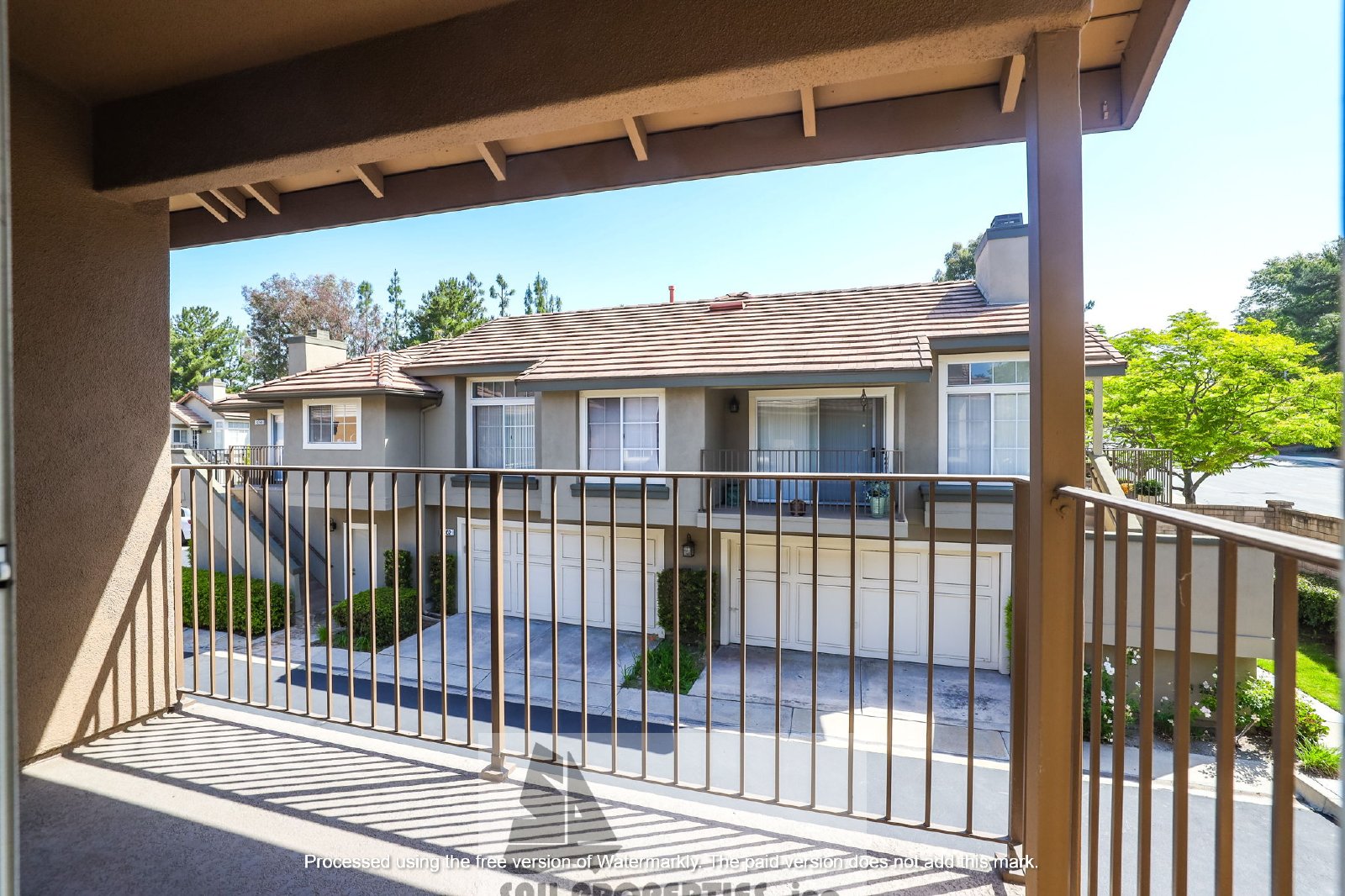 Charming end-unit home in Anaheim property image
