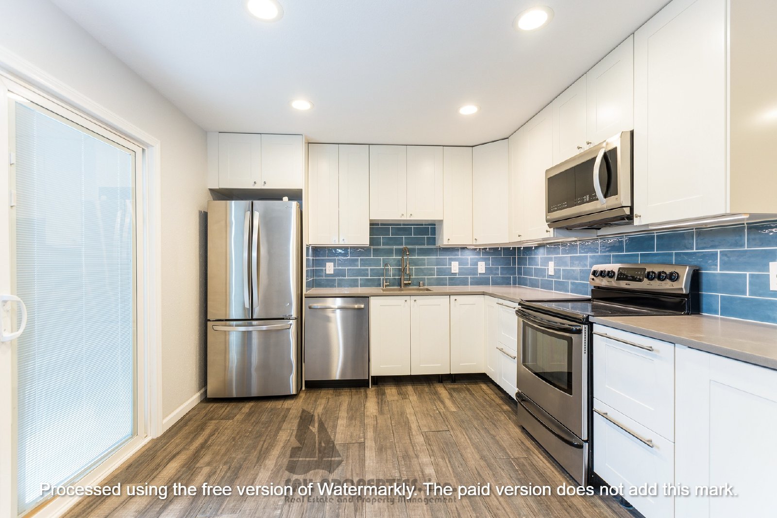 Discover this well-appointed 2-bedroom, 2-bath condo in Lake Forest property image