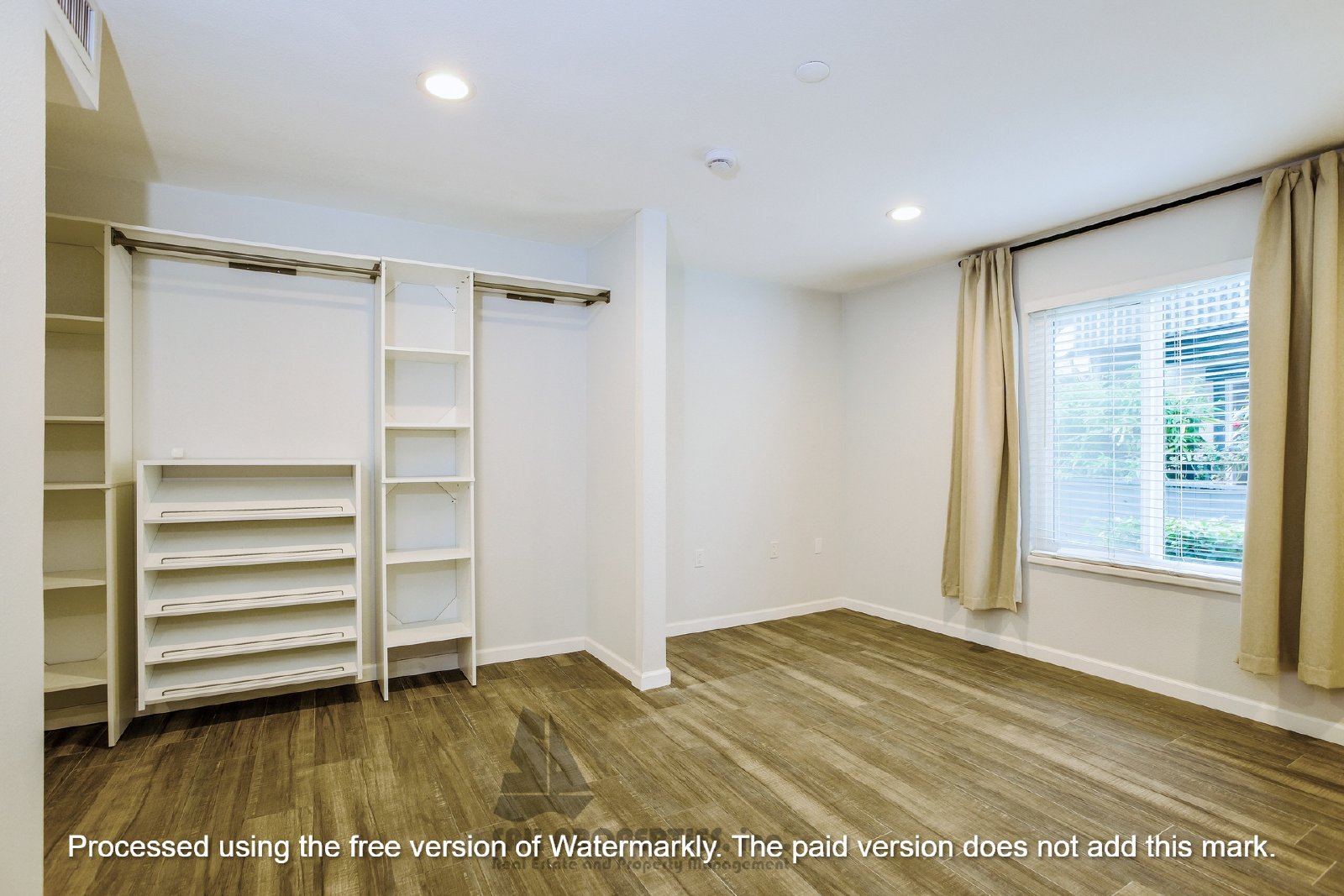 Discover this well-appointed 2-bedroom, 2-bath condo in Lake Forest property image