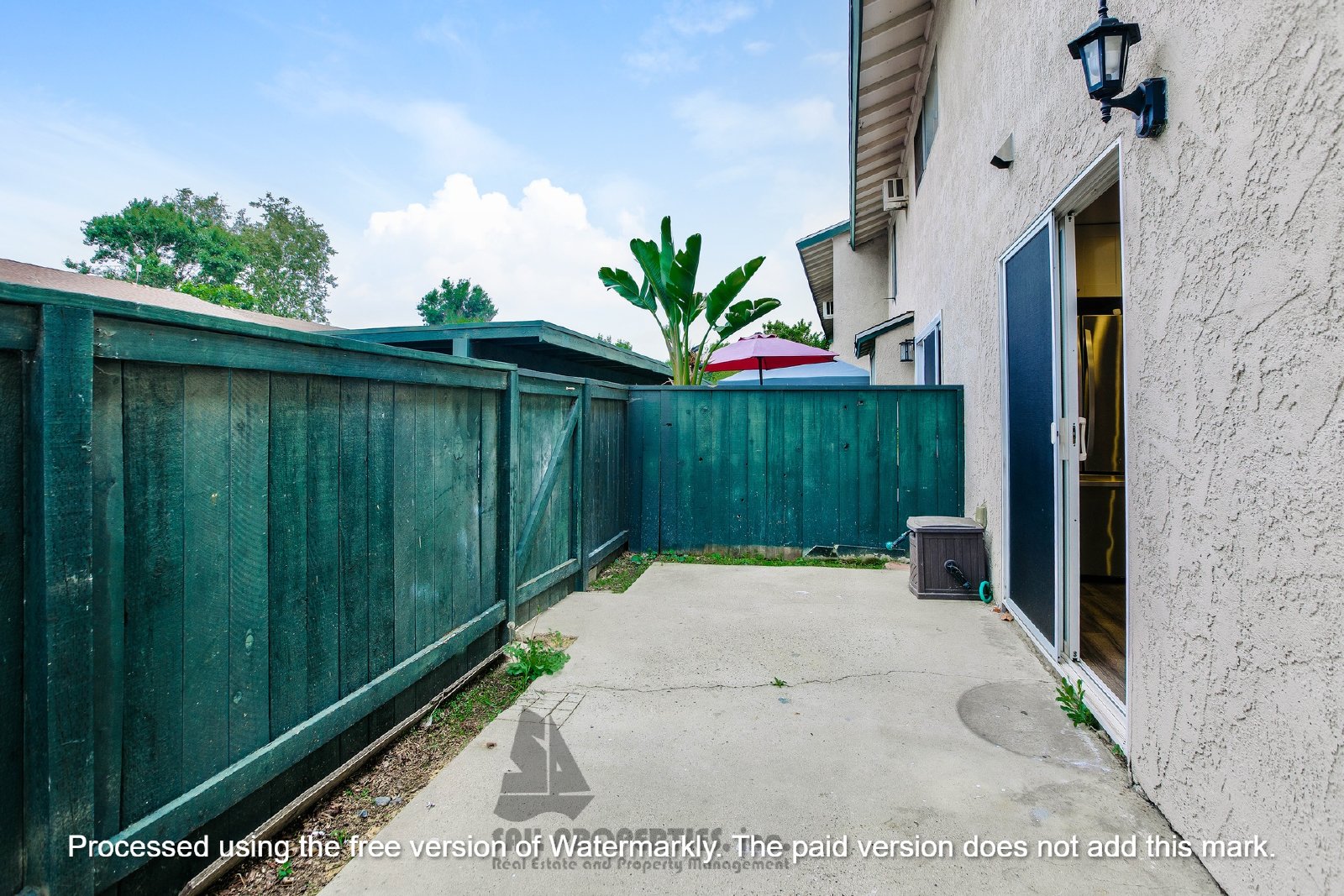Discover this well-appointed 2-bedroom, 2-bath condo in Lake Forest property image