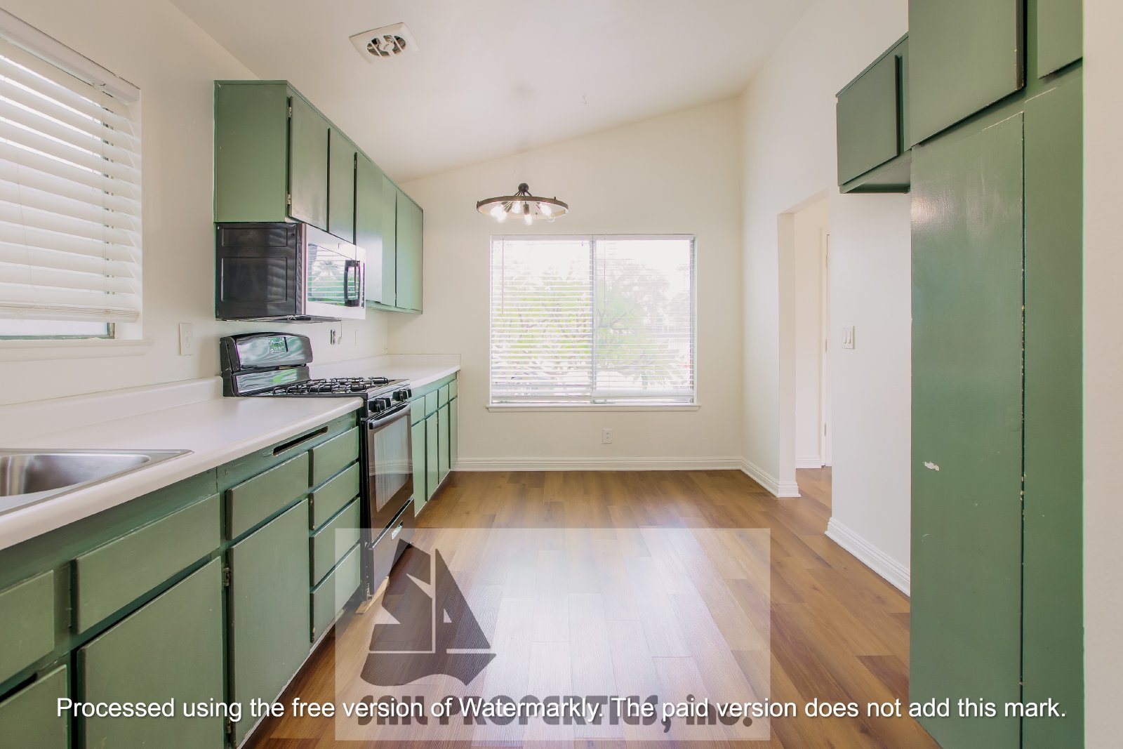 Charming 3-bedroom, 1-bath home in the heart of Huntington Beach property image