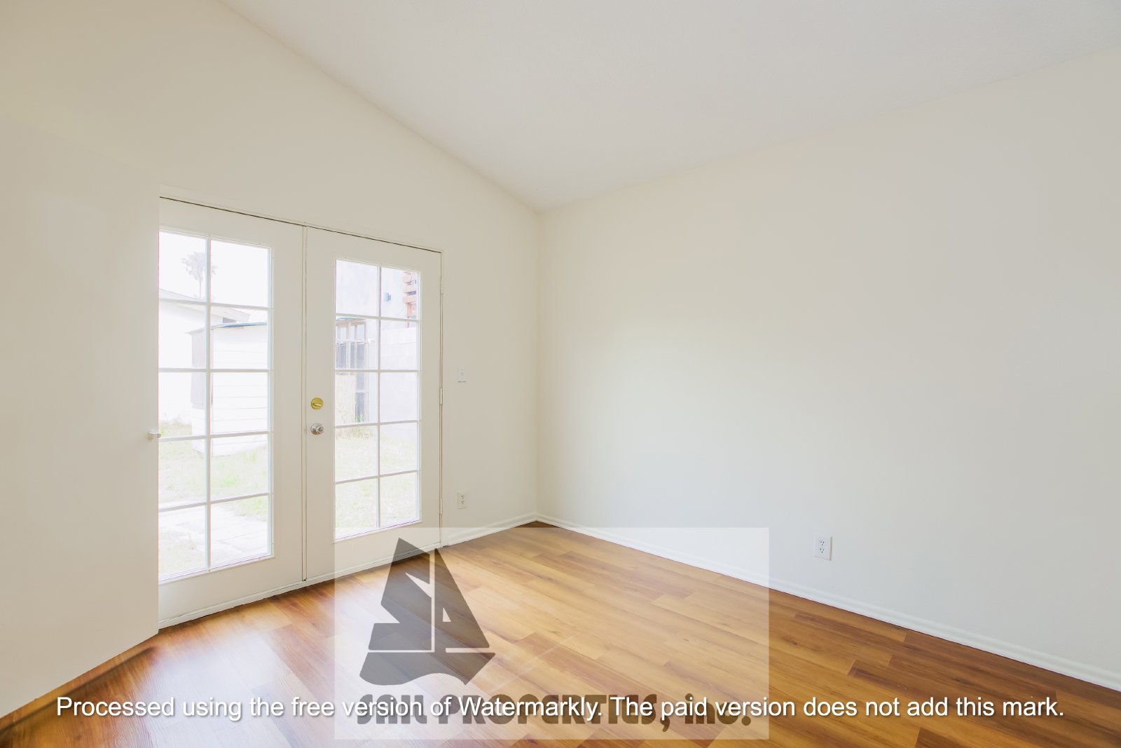 Charming 3-bedroom, 1-bath home in the heart of Huntington Beach property image